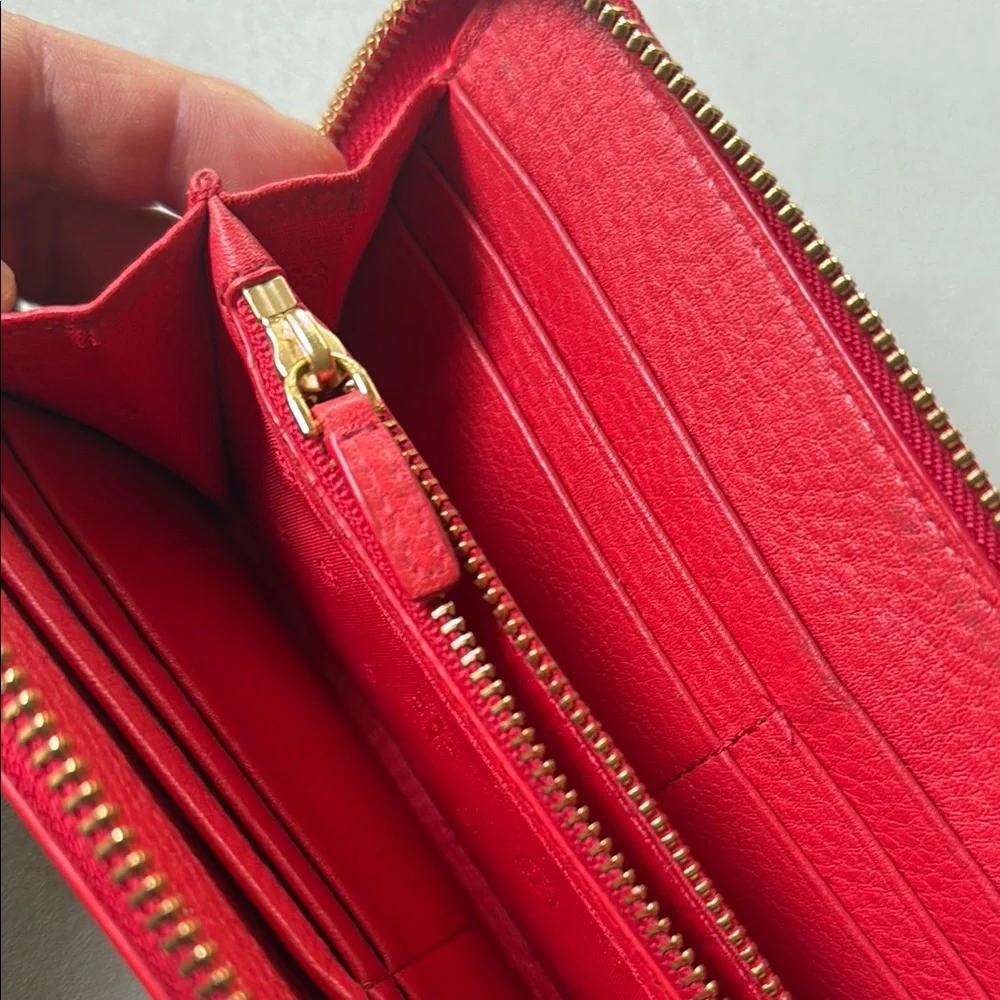 Authentic Tory Burch Red Pebbled Leather Wallet